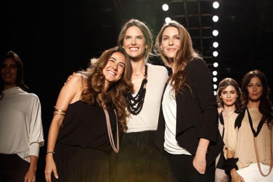 Alessandra Ambrosio desfila para Pink Filosofy