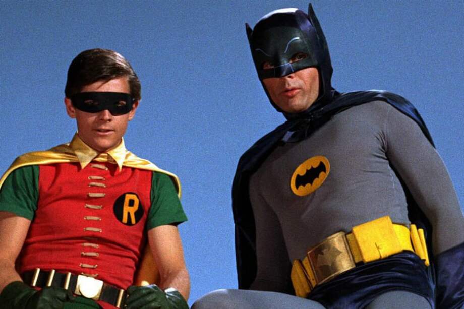 Los trajes de Batman y Robin, el Dúo Dinámico, de la serie de los años 60 se subastarán el 17 de diciembre en Los Ángeles (California). / Cortesía