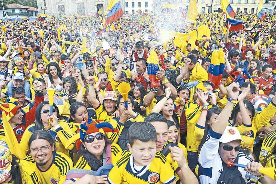 Quieren convertir a la afición en una multitudinaria y obediente religión. / AFP