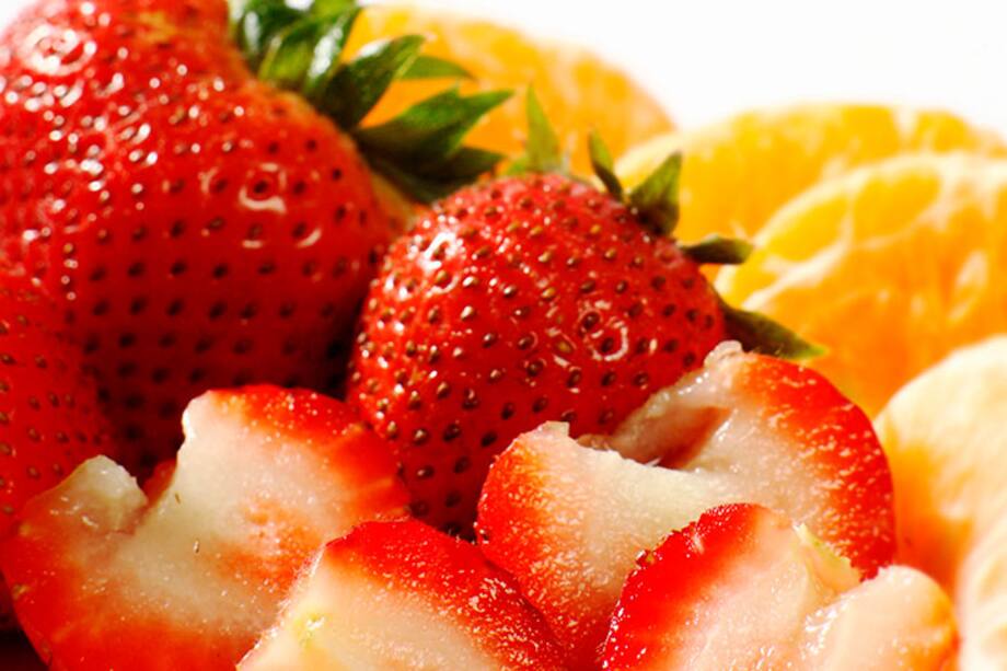 ¿Sabías que la fresa es baja en calorías y previene las cataratas?