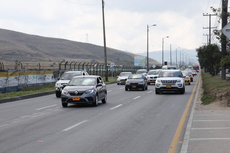 Hace dos años el promedio de vehículos que salían por Soacha era de 600.000 vehículos. Hoy hay promedios de salida de 800.000 carros.