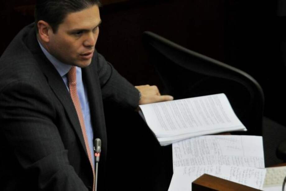 "Aquí no nos pueden salir ahora con verdades alternativas sobre el conflicto": Mindefensa