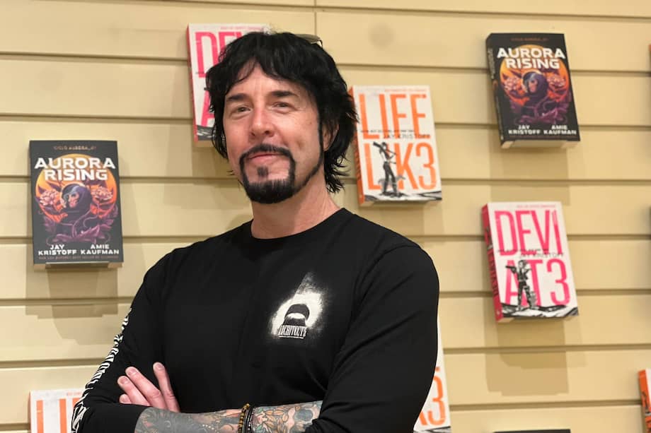 Jay Kristoff empezó a escribir “en serio” a los 18 años.