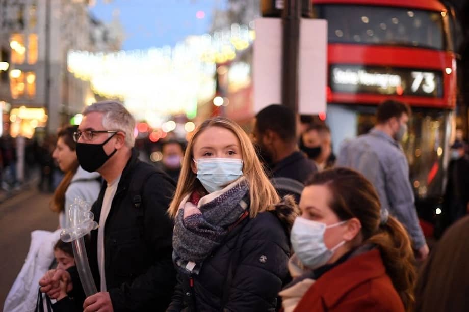 La OMS también señaló que aún es incierto el rol que jugará la variante ómicron en la pandemia.