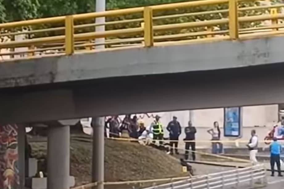 Las autoridades investigan si el accidente se dio por exceso de velocidad.