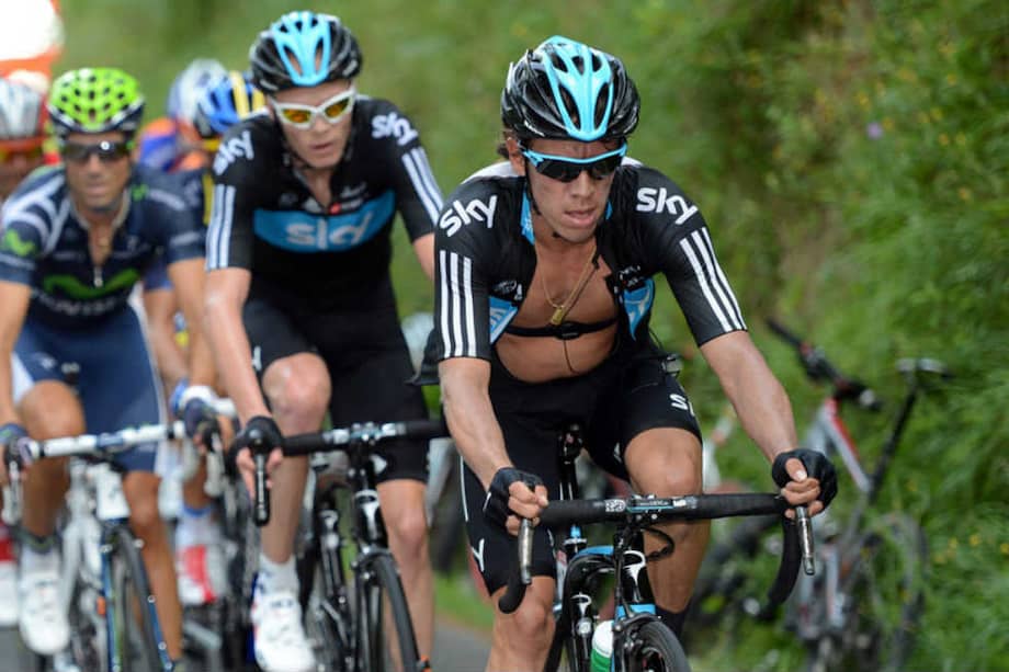Rigoberto Urán le pone el paso a su jefe de filas, el británico Christopher Froome. /www.Teamsky.com