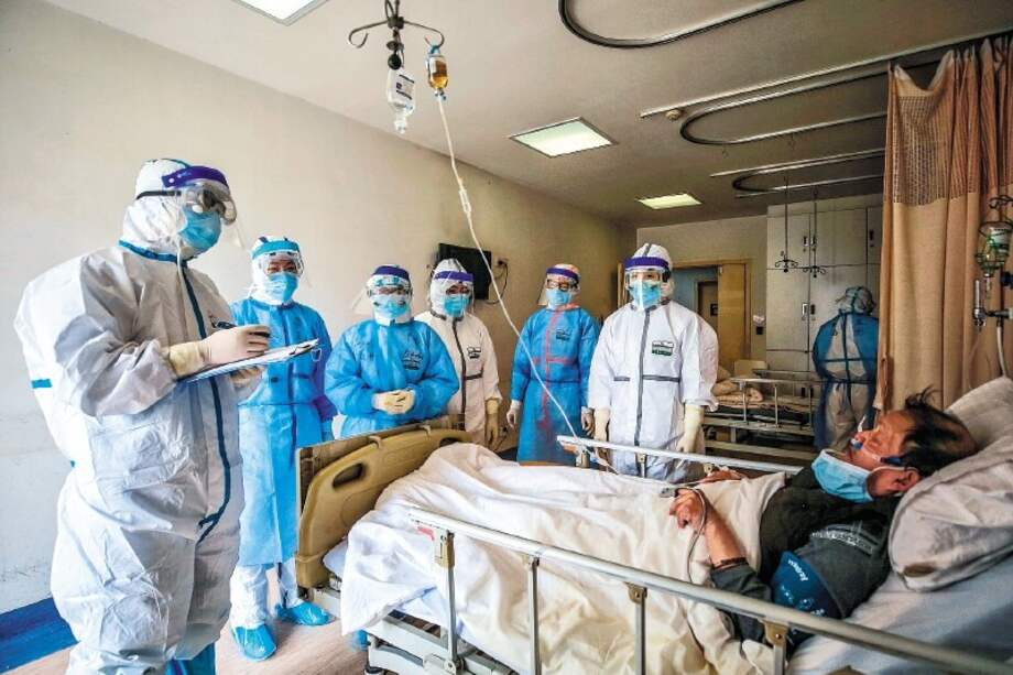 Análisis de 191 pacientes en el epicentro de la epidemia (Wuhan, China) aportó nuevos datos sobre la enfermedad. / AFP