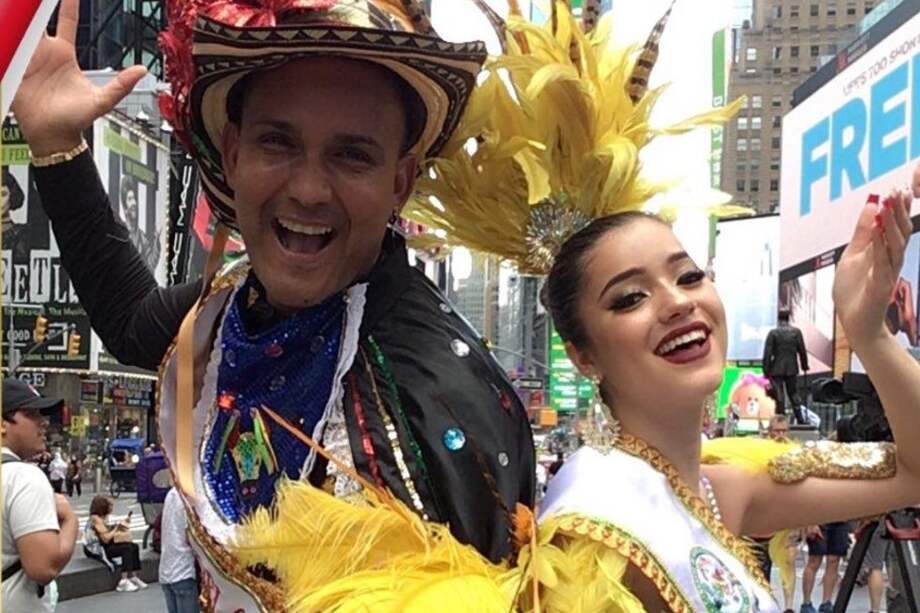 La nueva Reina y Rey Momo del Carnaval de Barranquilla en New York 2022, Valerie Mejía Franco y Ricardo Stevan.