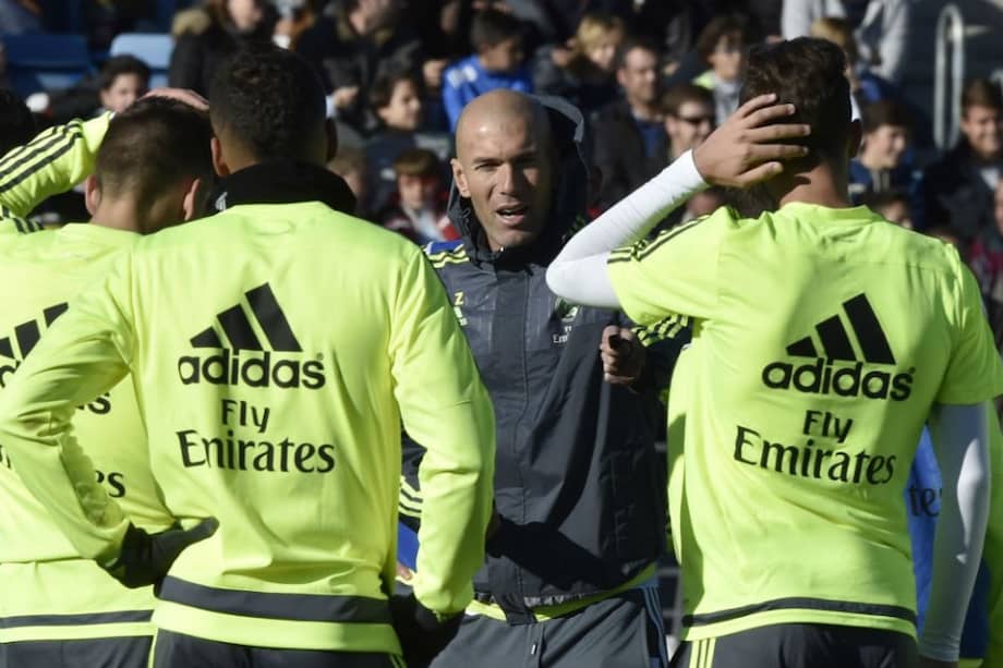 Zinedine Zidane durante su primer entrenamiento con el Real Madrid. Foto: AFP