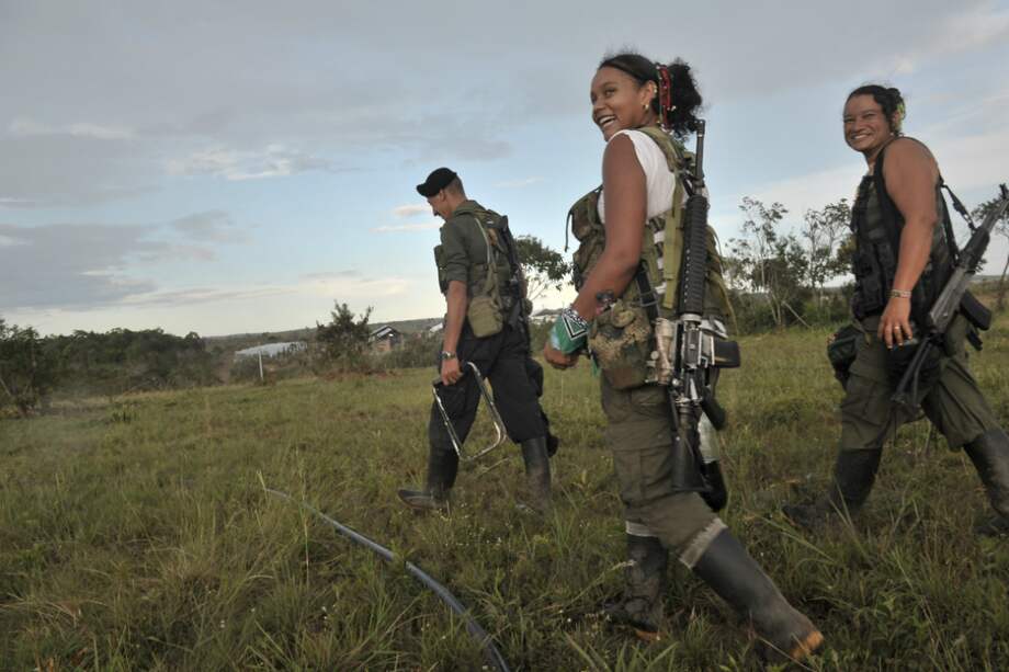 Excombatientes de las Farc, durante la X y última conferencia de las Farc como guerrilla en los llanos del Yarí. / El Espectador.