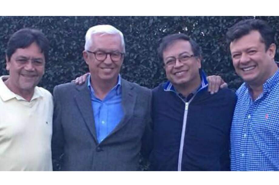 Álvaro Argote, presidente del Polo Democrático; Jorge Robledo, senador del Polo; Gustavo Petro, senador; y Hollman Morris, concejal de Bogotá. / Twitter @JorgeRobledo