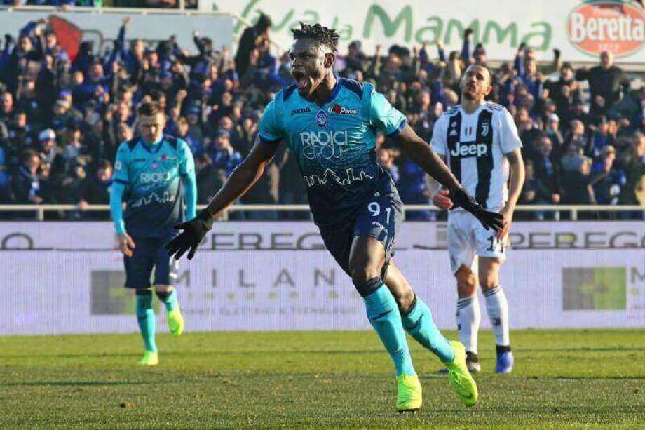 Duván Zapata, delantero colombiano del Atalanta de Italia. / EFE