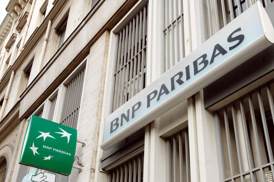 (FILES) - A file picture taken on January 31, 2008 in Paris shows the French bank BNP Paribas' logo. The US is seeking more than $10 billion from French bank BNP Paribas to settle criminal charges it violated sanctions on Iran, Sudan and Cuba, the Wall Street Journal reported on May 29, 2014. Citing people familiar with the negotiations between the bank and the Justice Department, the newspaper said the two sides are still locked in talks, and that BNP wants to pay less than $8 billion.
AFP PHOTO / ERIC PIERMONT