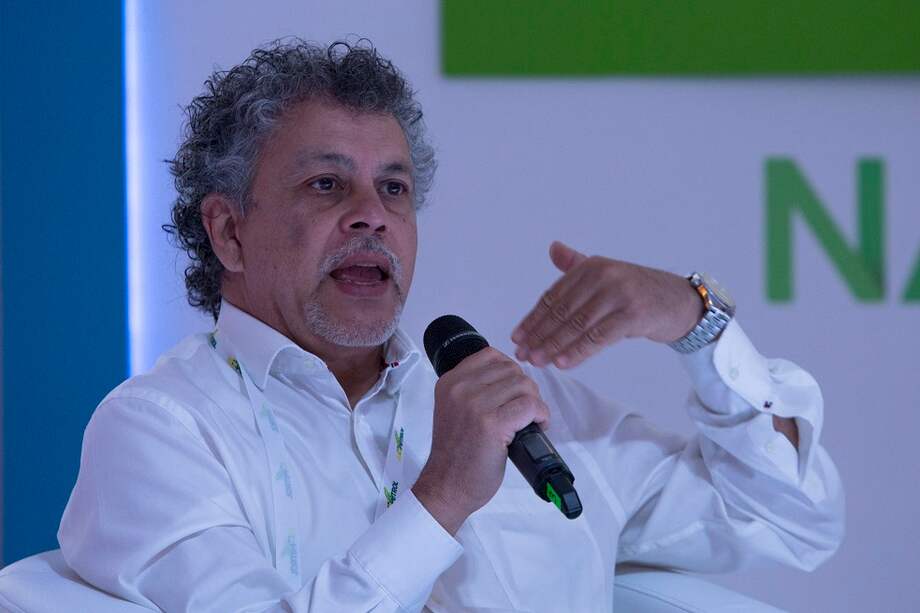 El director de la red latinoamericana sobre cambio climático Klimaforum Latinoamérica Network (KLN), Manuel Guzmán, participa en una charla hoy, viernes 23 marzo de 2018, en el congreso de Naturgas, en Cartagena (Colombia). / Ricardo Maldonado Rozo - EFE