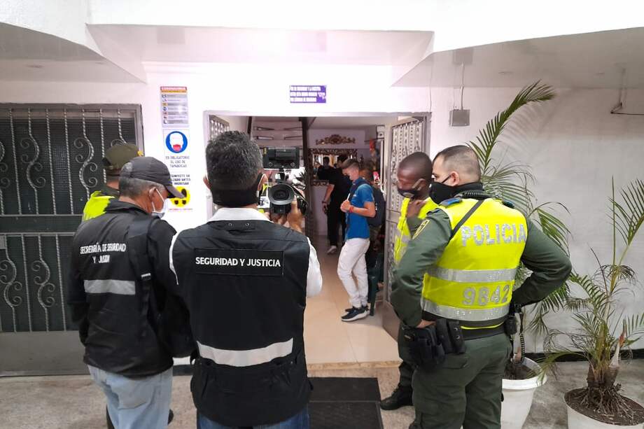 Se impusieron 10 comparendos en el lugar.