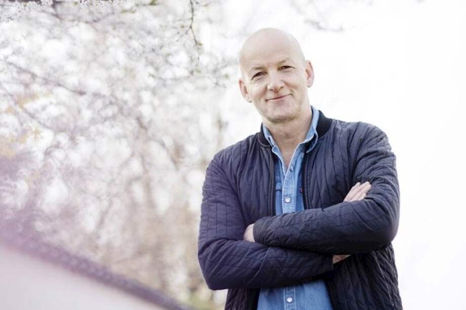 Søren Sveistrup, creador de la serie The Killing, quien acaba de publicar su novela "El caso Hartung". / Cortesía