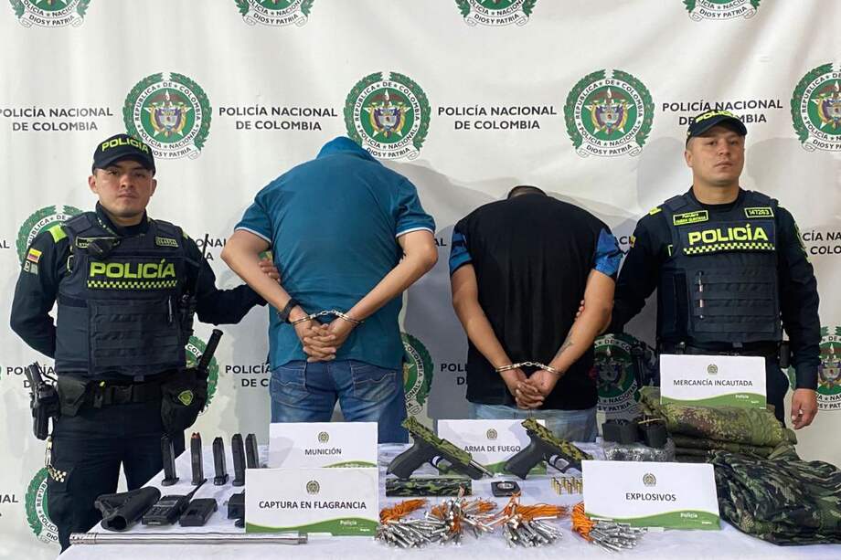 Los detenidos tenían armas, munición y material exclusivo de las fuerzas armadas.