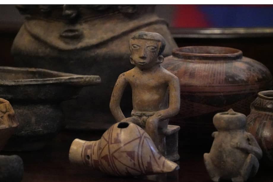 Algunas de las más de 100 piezas arqueológicas y etnográficas repatriadas desde Estados Unidos, entregadas al Instituto Colombiano de Antropología e Historia (ICANH) el 2 de octubre de 2024.