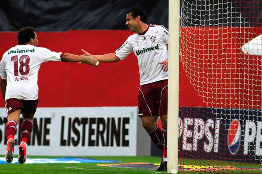 Fluminense derrota al Inter a domicilio y mantiene el liderato