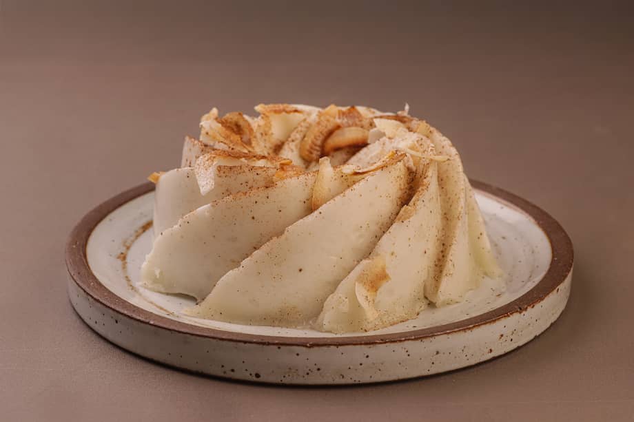 Tembleque de coco, postre tradicional puertorriqueño.