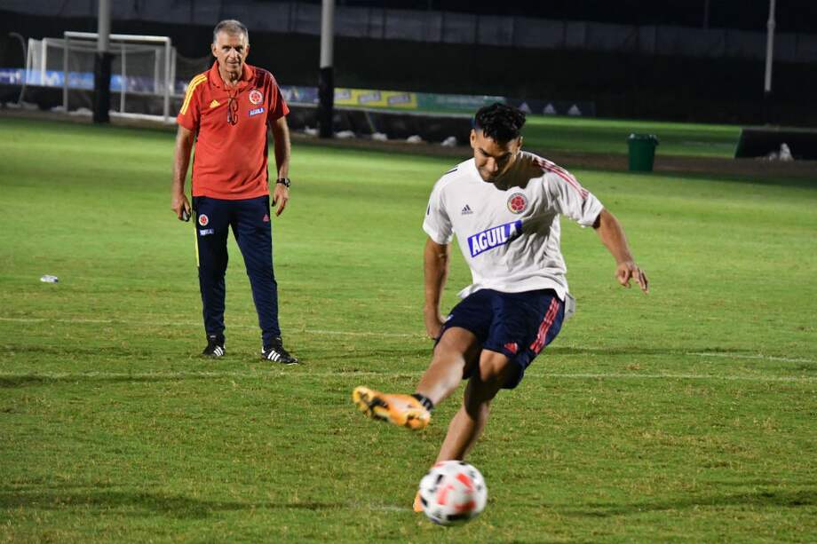 El Tigre junto a Carlos Queiroz, entrenador de la selección