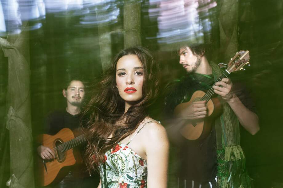 La banda Monsieur Periné, liderada por la vocalista Catalina García, realiza este año "La sombra tour". / Cortesía Sony Music