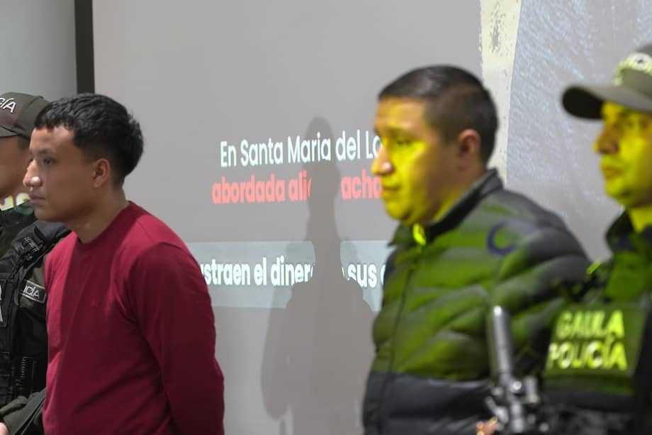 Diego Gómez (derecha) tenía medida de prisión domiciliaria.