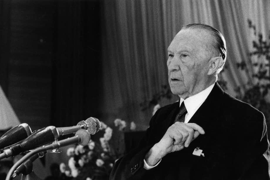 Konrad Hermann Joseph Adenauer fue el primer canciller de la Alemania Occidental. Nació el 5 de enero de 1876, en Colonia, y murió el 19 de abril de 1967. El 25 de septiembre de 1956, tras ser invitado a hablar en las Grandes Conferencias Católicas de Bruselas, pronunció un discurso en el que ofreció su visión del papel de Europa en el mundo.