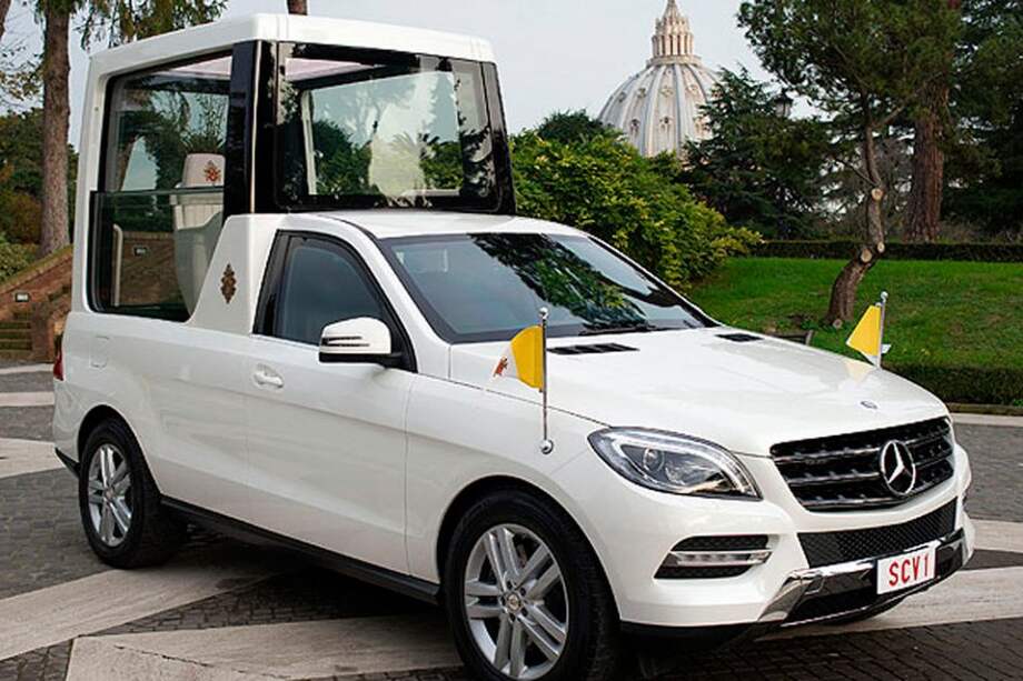 El nuevo papamóvil es un Mercedes de última tecnología y comodidades