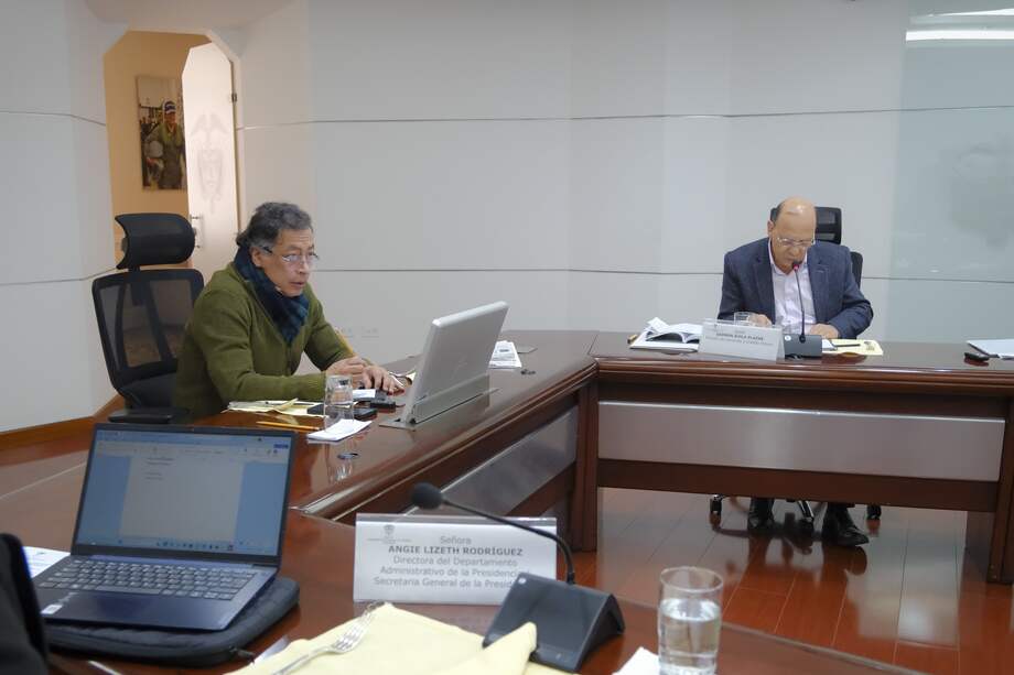 Presidente Gustavo Petro y ministro de Hacienda, Germán Ávila.