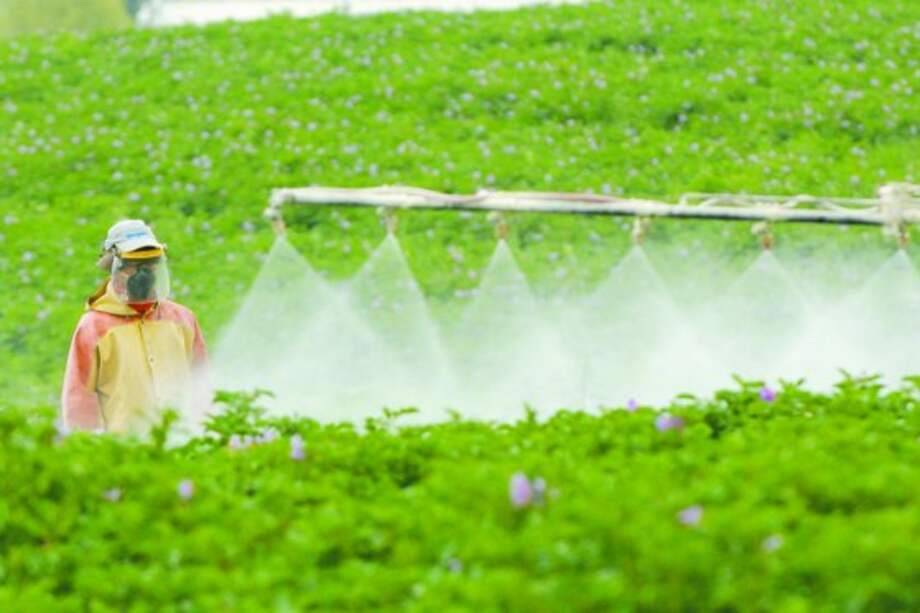 En el mundo se comercializan más de 140.000 sustancias químicas, muchas de ellas afectan la salud humana. / Archivo