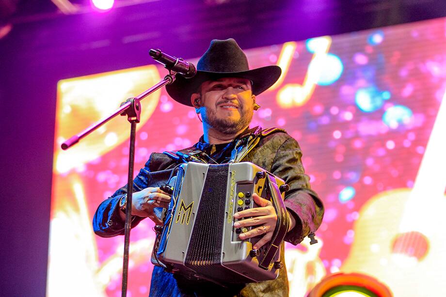 Edén Muñoz, de 35 años, también hizo parte de la agrupación Colmillo Norteño, de la que se separó en 2009.