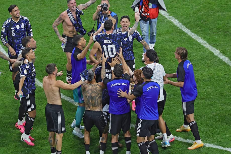 Jugadores de Argentina celebrando el paso a la final del Mundial.