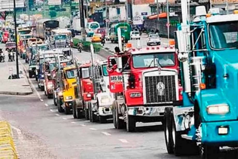 Distrito aclara que transporte de carga no circulará exclusivamente por la calle 13