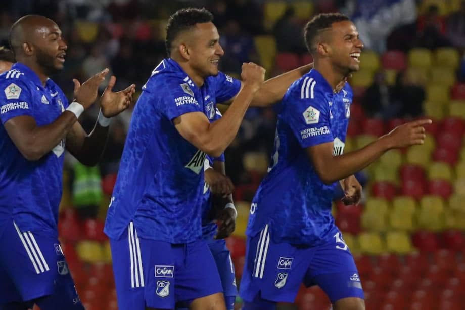 El conjunto albiazul se llevó la victoria en el Estadio de Techo 2-3.