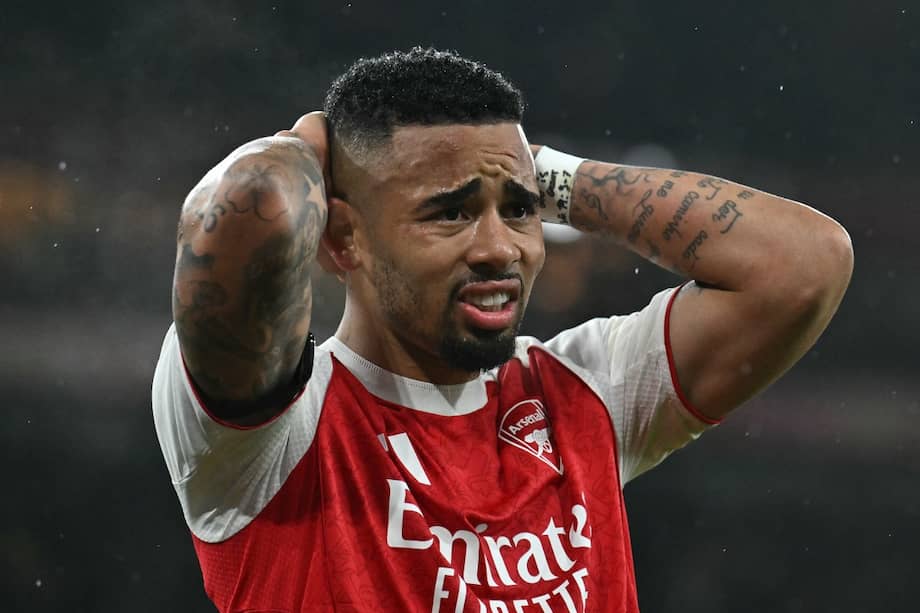 Con el triunfo del United en el clásico de Manchester, Arsenal tuvo la oportunidad de estirar su ventaja en la cima de la tabla, pero no logró romper el cero contra Nottingham Forest.