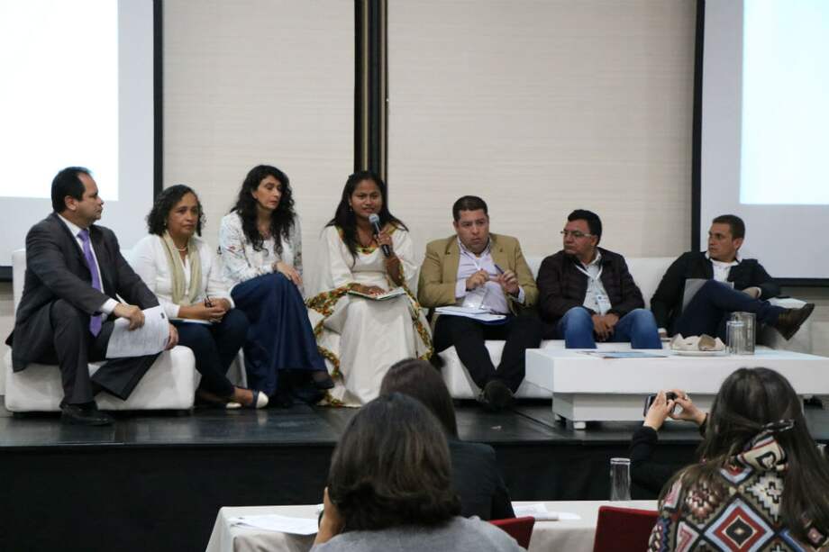 Periodistas y líderes sociales de Belén de los Andaquíes (Caquetá), Carmen de Bolívar (Bolívar), Inzá (Cauca), Tibasosa (Boyacá), La Unión (Valle del Cauca) y Guapi (Cauca) debatieron con periodistas de El Tiempo y Señal Colombia el papel de los medios masivos y comunitarios en el posacuerdo. / Juan Camilo Sierra