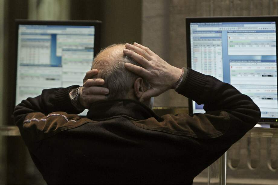 Un crecimiento anual de 2,2% en EE.UU. llevó a la baja los mercados./EFE