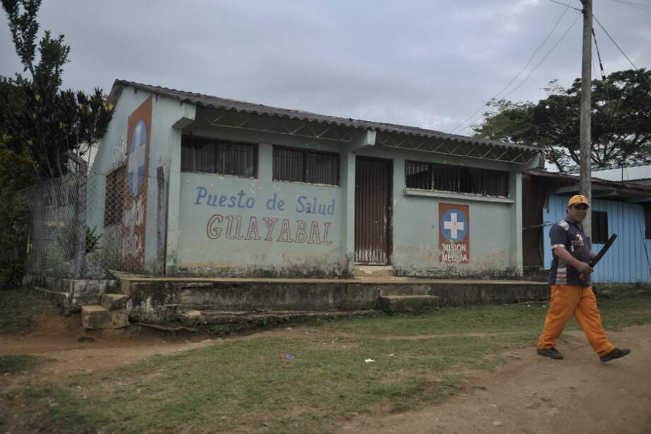 Los personeros denuncian que a muchas regiones han llegado nuevos grupos armados ilegales. / AFP
