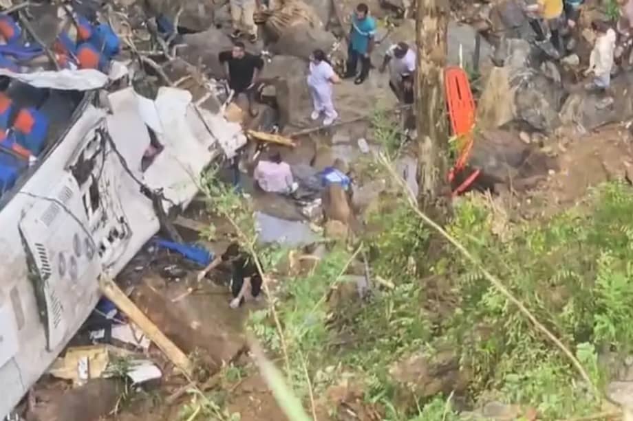 En el bus iban estudiante de grado once del Liceo Antioqueño de Bello.