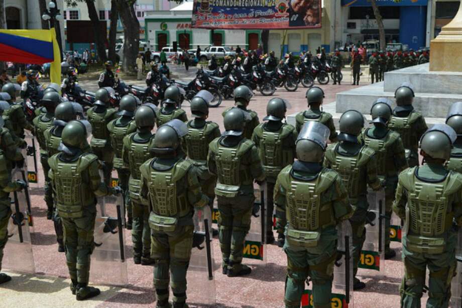 Detienen a 13 policías venezolanos por muerte de dos mujeres