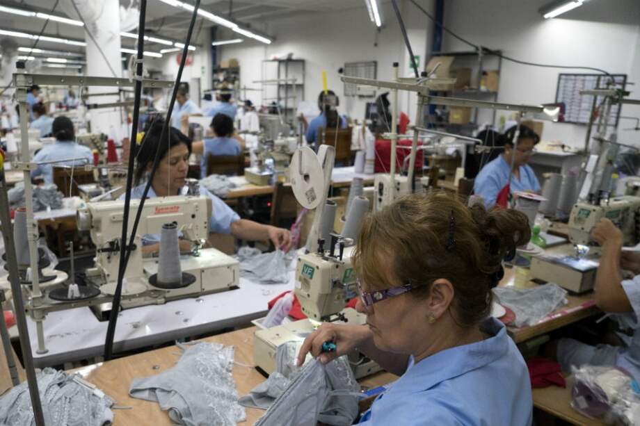 Industria, construcción y servicios son generadores de empleo.