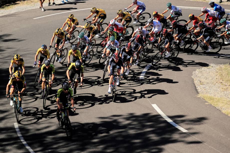 El pelotón durante la sexta etapa del Tour de Francia, que este jueves tuvo un final en alto.