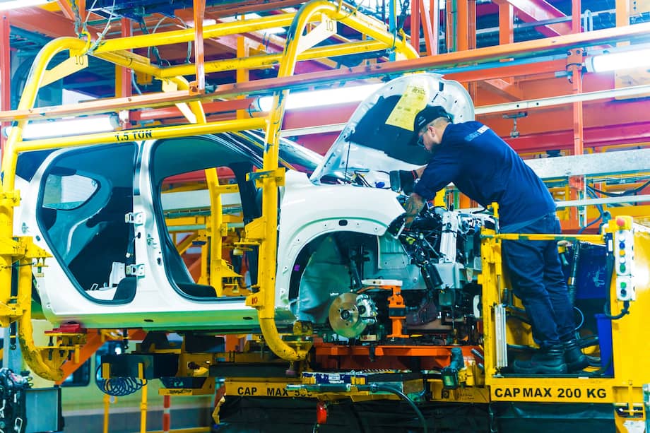 La fabricación de equipos de transporte registró, en junio, un aumento en su productividad del 22 %