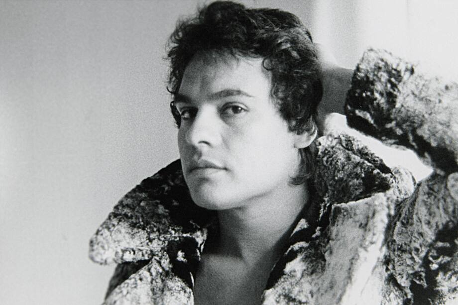 Antes de llamarse Juan Gabriel, usó el nombre de Adán Luna para sus presentaciones