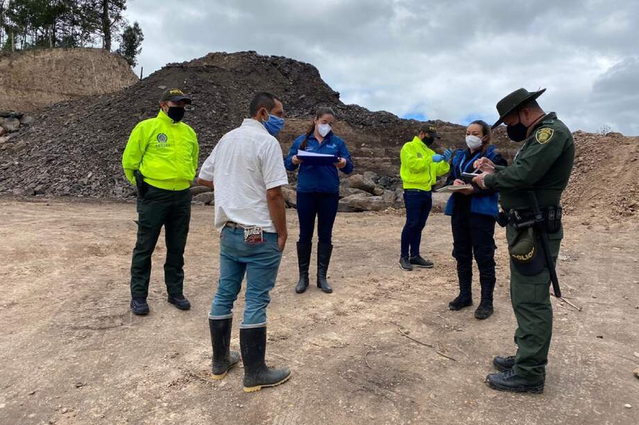 La explotación de este material puede causar afectaciones irreparables a los ecosistemas y al medio ambiente.