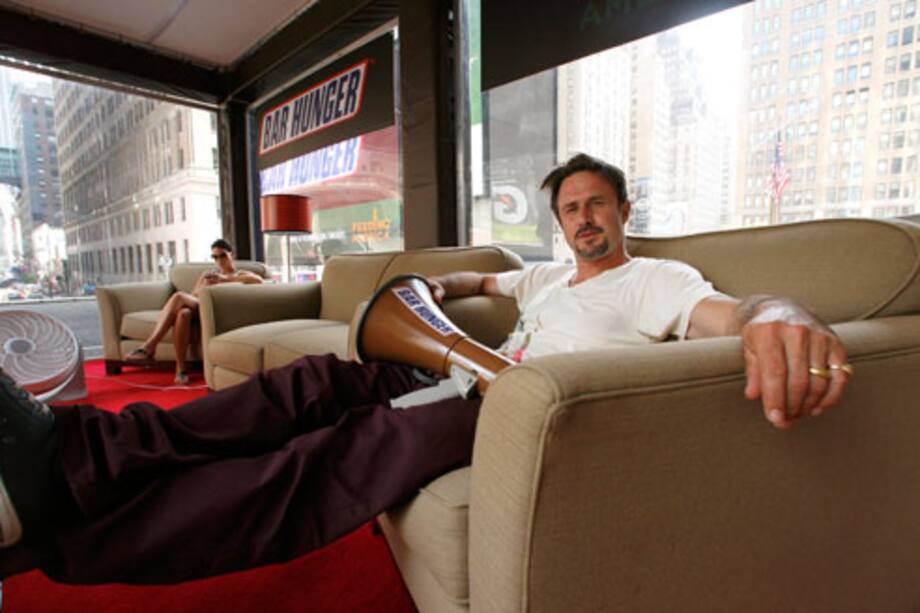 David Arquette se encierra en pro de la lucha contra el hambre