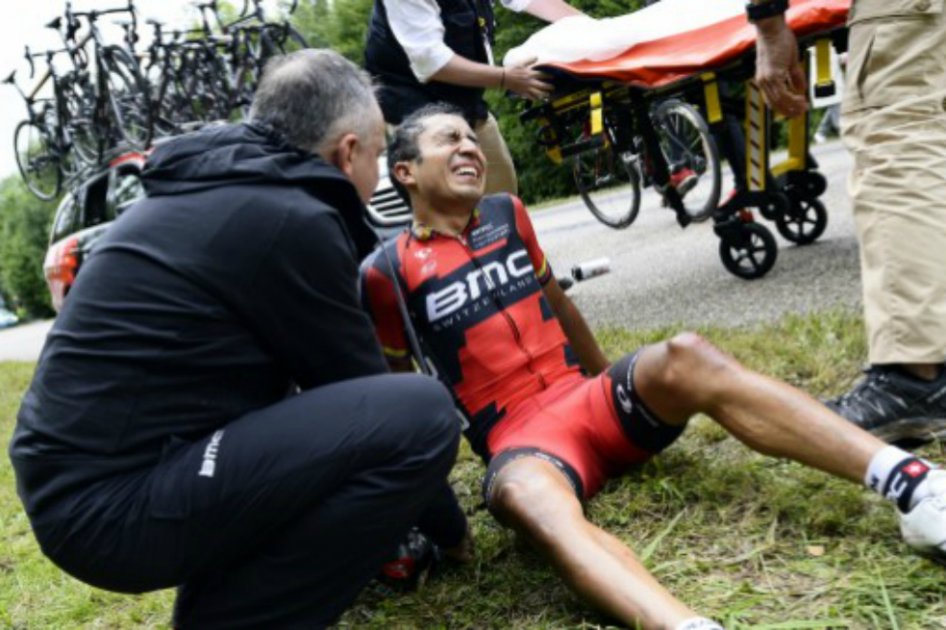 Fractura de fémur izquierdo para el ciclista colombiano Darwin Atapuma