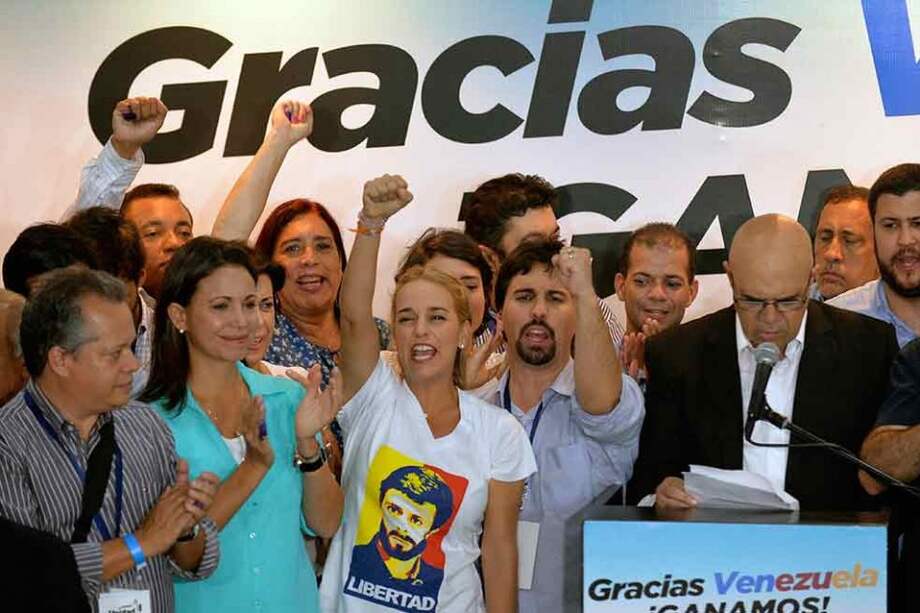 Opositor Leopoldo López votó y "escuchó el triunfo desde su celda"