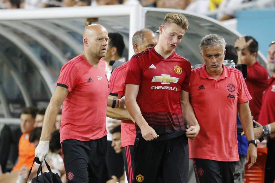 Scott McTominay, jugador del Manchester United salió lesionado en un juego de pretemporada del equipo inglés en Estados Unidos. / EFE